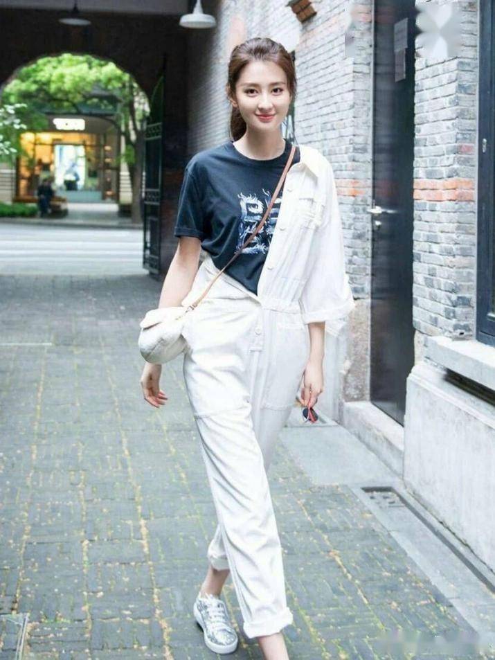 时尚穿搭文字 cb63e28cda0149b09f7aee79aaf0f5a6.jpeg