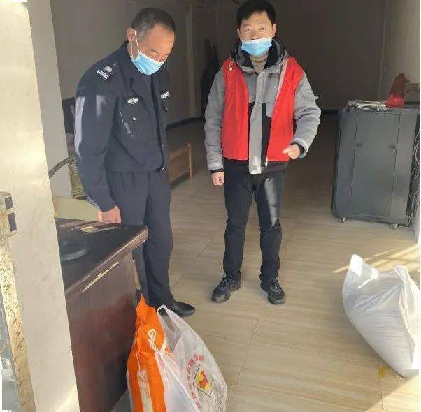 扫除贫困人口_贫困山区的孩子图片(2)