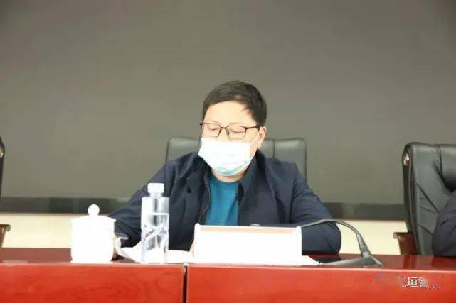 县委政法委书记,副县长,县公安局局长沈海清参加会议会上,花垣公安向