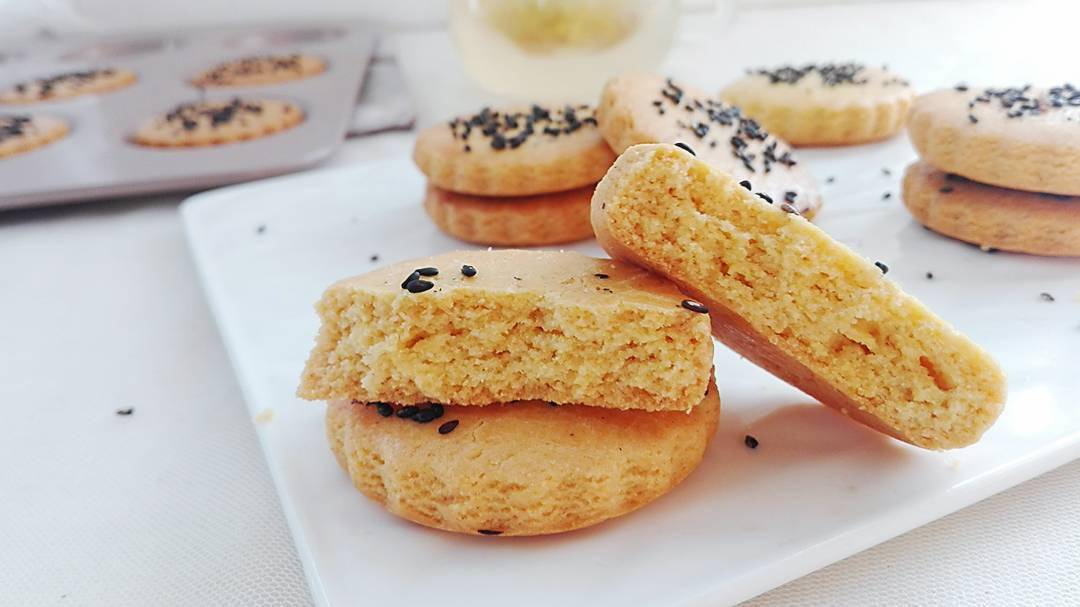 用玉米面做出来的酥饼,太香了,不爱吃粗粮的孩子都爱吃,别错过