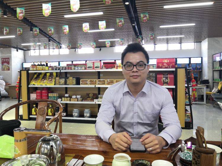 原创深农集团消费扶贫中心汕尾馆负责人90后陈泽文一粒米藏大爱