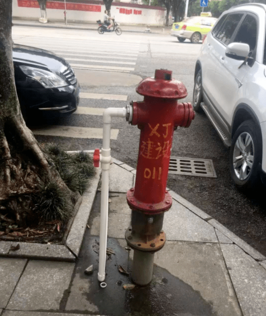 事关消防救援,这些行为违法!_消防车