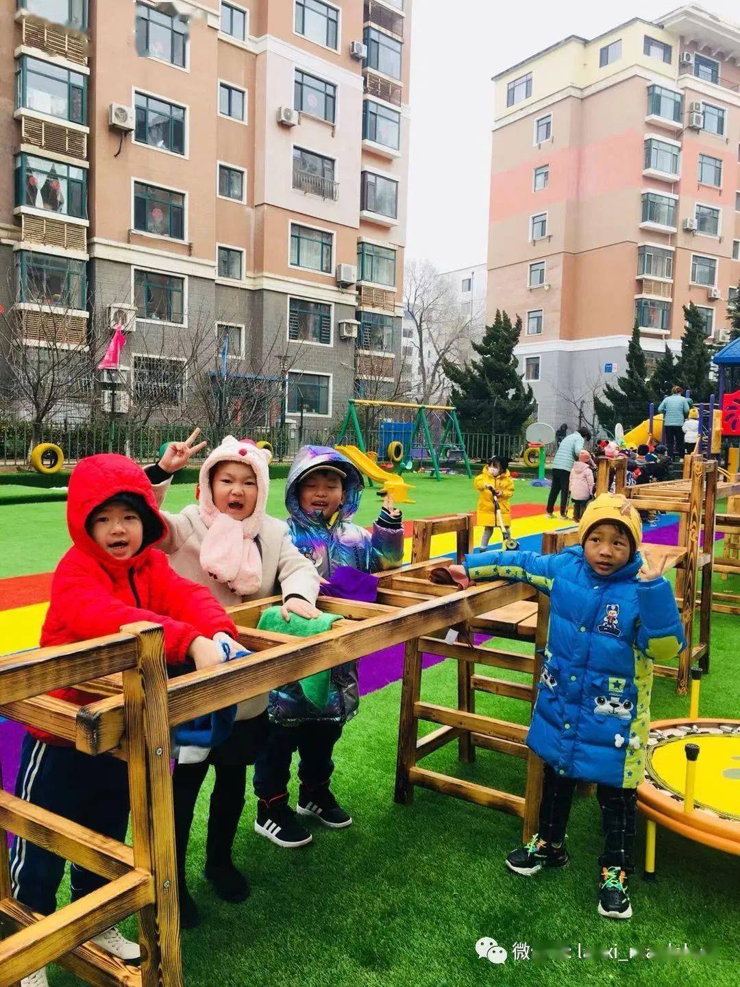 "雷锋精神伴我成长"——大连枫叶兰溪文苑幼儿园学雷锋纪念日活动纪实