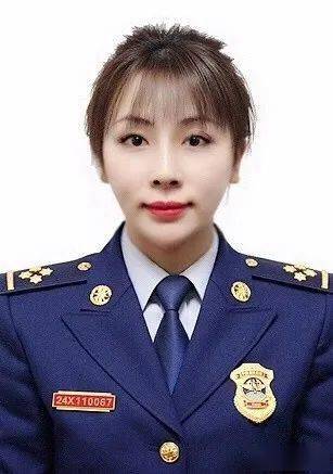 2005年7月参加工作,现任贵阳市消防救援支队新闻宣传处一级助理员