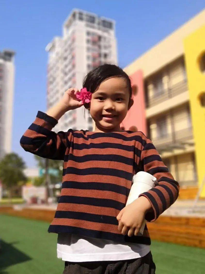 拍摄者:邓桂昌高新区启乐幼儿园启乐的春景似一幅栩栩如生的画,让人忍