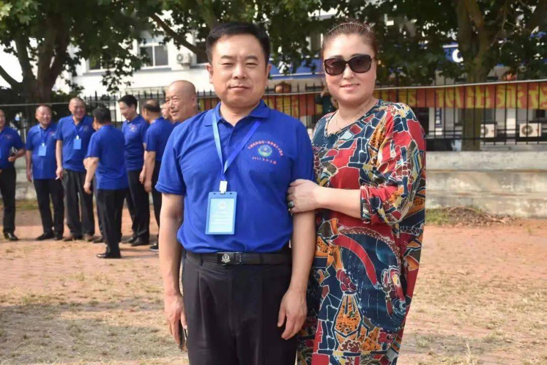 记在心头妻子的辛苦今年57岁的初兴远就职于瓦房店市公安局,平日里