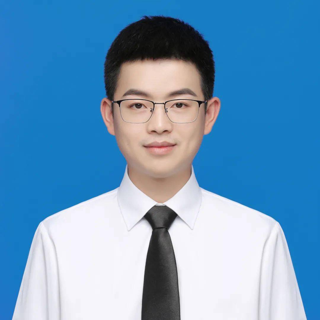 张仕杰周昌巧滴滴汗水洒案头,汩汩清泉润民生;奔前走后湿衣裳,绿色