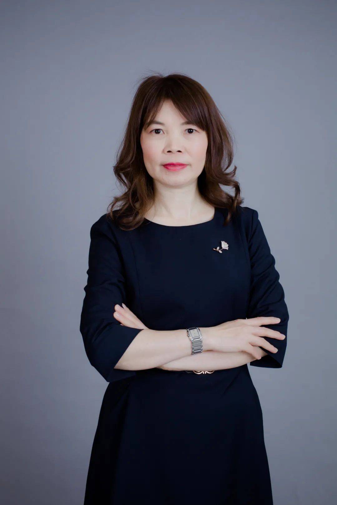 老模范人物""民营企业入选30周年风云人物""广东省优秀女企业家"称号