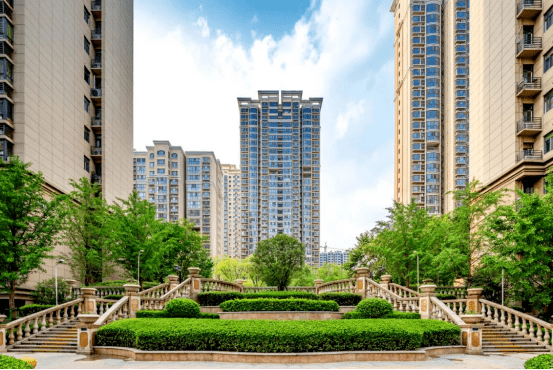 绿都新乡喜获殊荣,绿都地产2021实力开篇!_城市