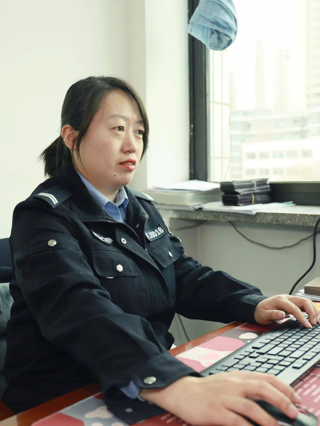参加公安警务辅助工作以来,刘茜始终以高度的责任感和使命感,忠诚履职