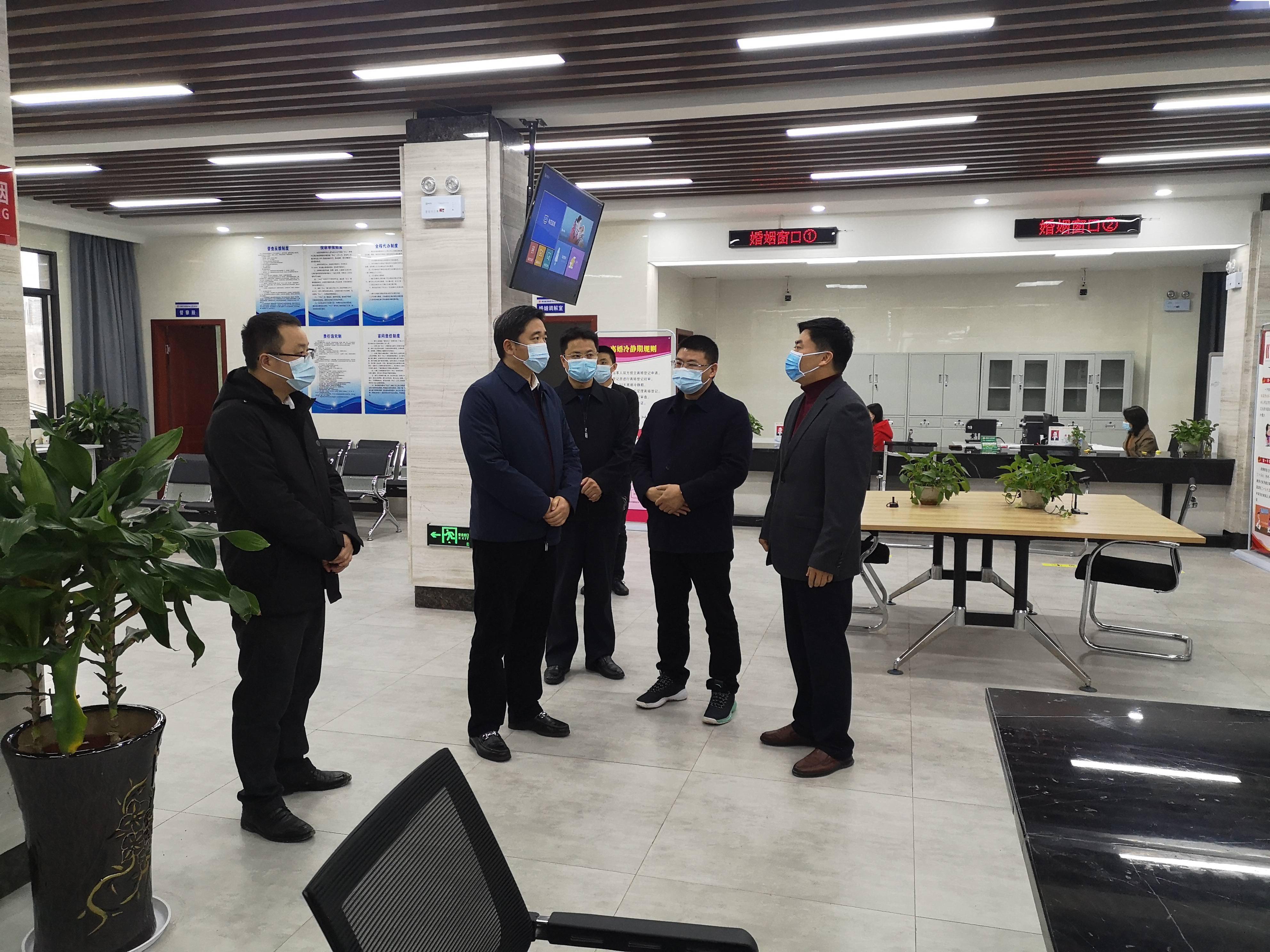 珙县县委书记雷涛到上罗镇调研指导中心镇建设等工作_服务