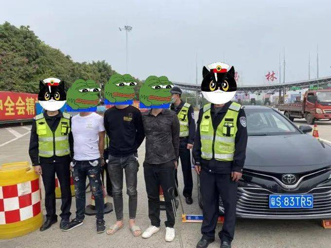 惊险玉林交警在高速出口抓获3名持刀逃犯