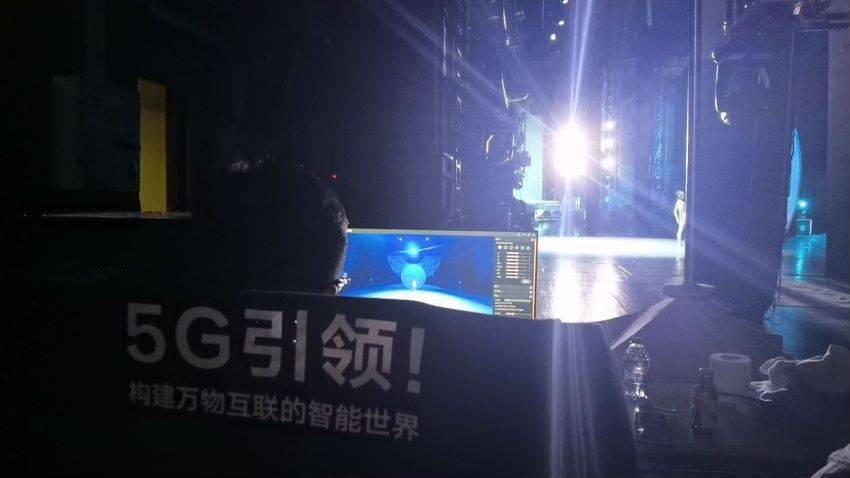 广州大剧院的“ 5G智能影院”正常运行，而8KVR则呈现了杂技剧《蝴蝶》 _观众