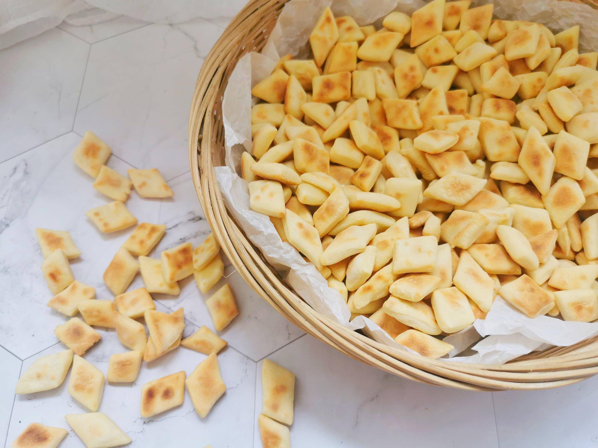 二月二2个鸡蛋1碗面做了一锅旗子豆不需要油炸咯嘣儿脆