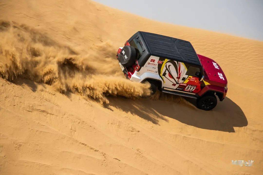 沙漠战车e族试驾北京bj40刀锋英雄版