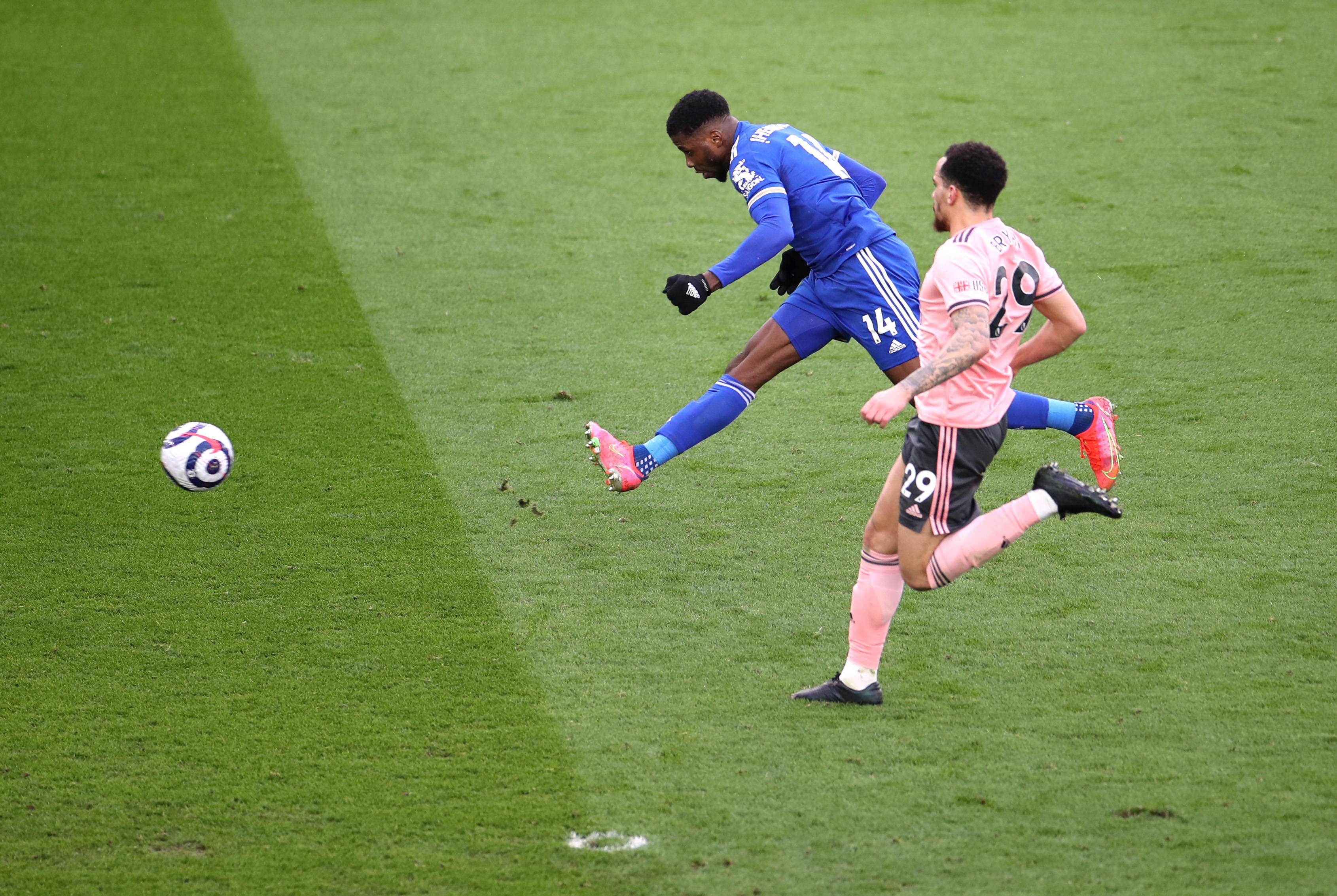 嗯啊轻一点温柔瞬间引全网热议，三分钟回放被刷爆，粉丝直呼太心动，无数网友泪目感叹终于等到这一刻