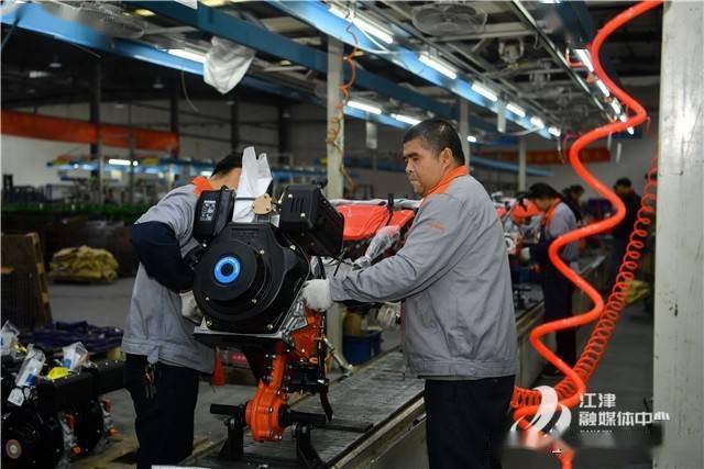 汇田农装坐落于江津区德感工业园,是一家集农业机械及相关产品专业化