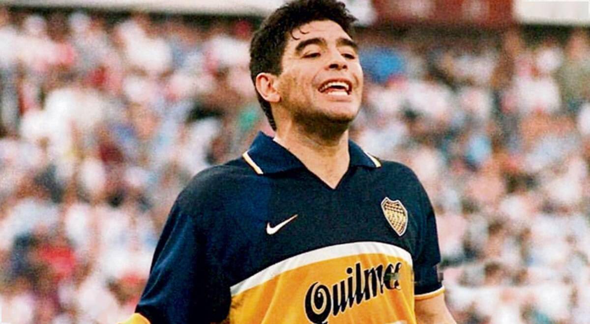 本场比赛博卡青年的十号球员和马拉多纳一样