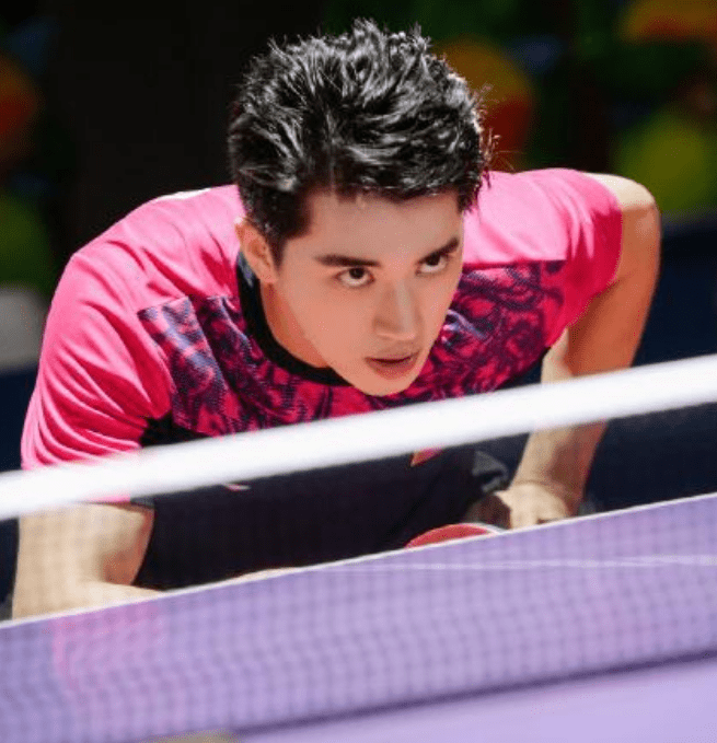 荣耀乒乓热播白敬亭和许魏洲默契搭档赛场上挥洒汗水