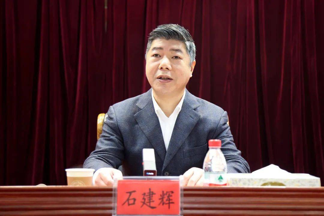 省财政厅传达学习全国"两会"精神