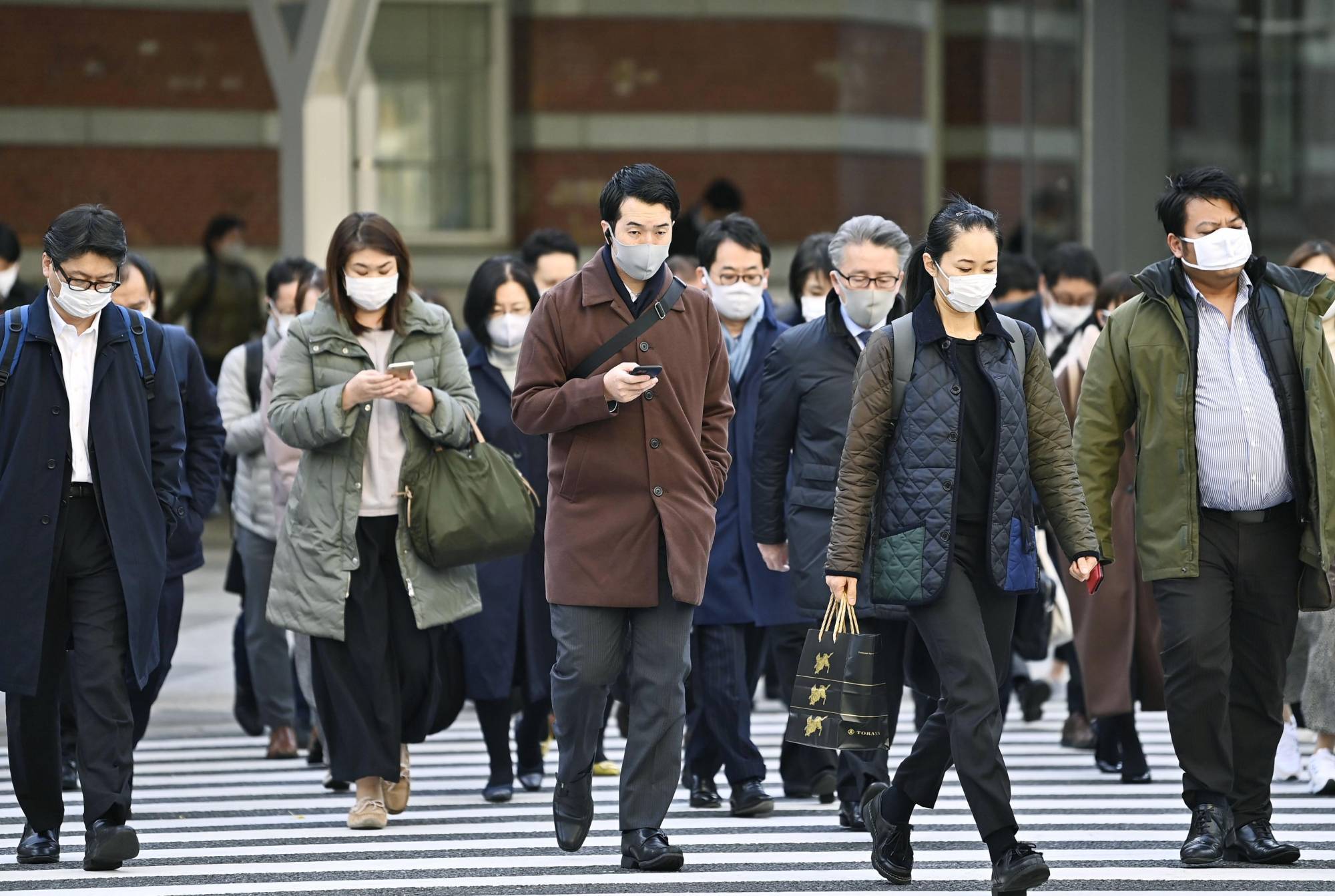 日本首现变异新冠病毒死亡病例,感染路径不明