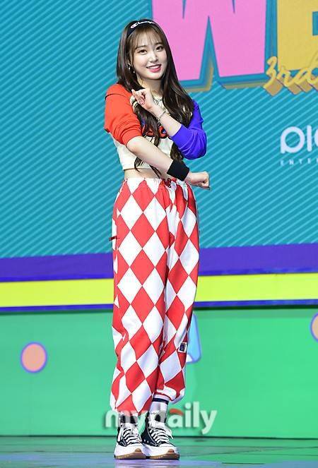 mdphoto韩国女团weekly第三张迷你专辑weplay发布会