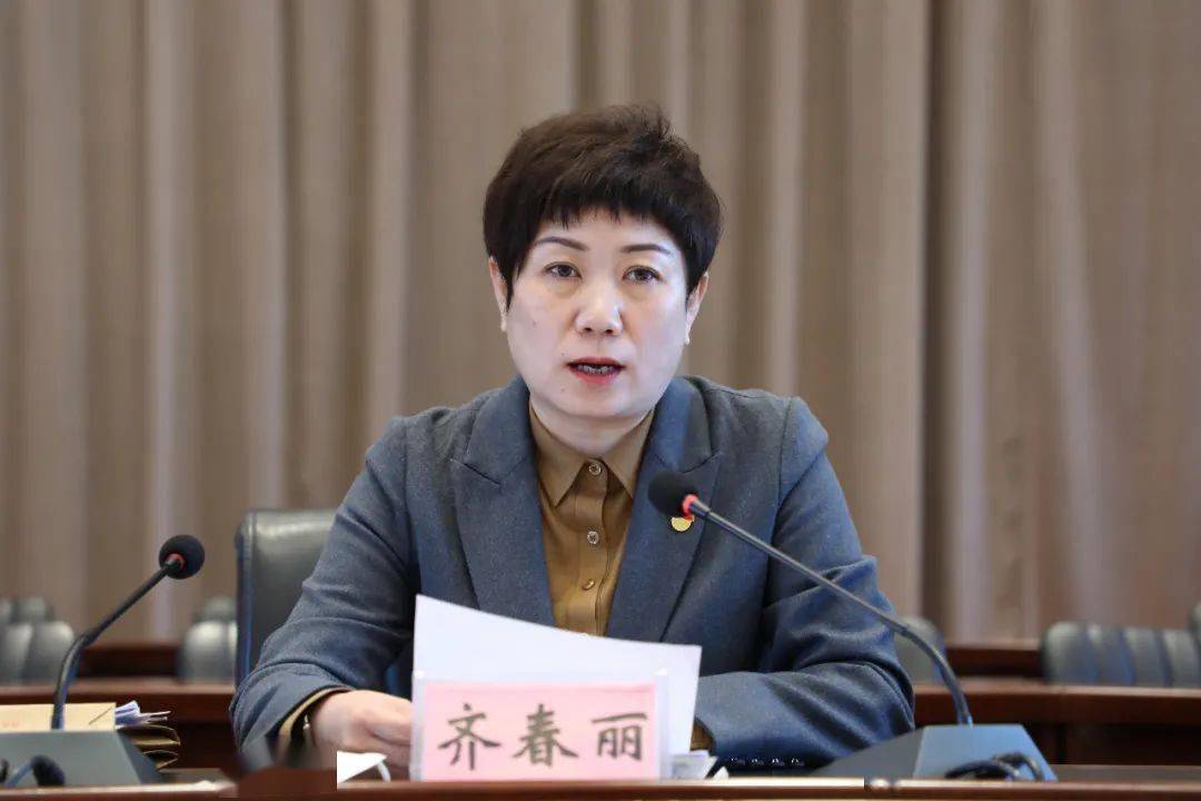 领导下,全面贯彻落实中央,省,市宣传工作会议和区委十届五次全会精神