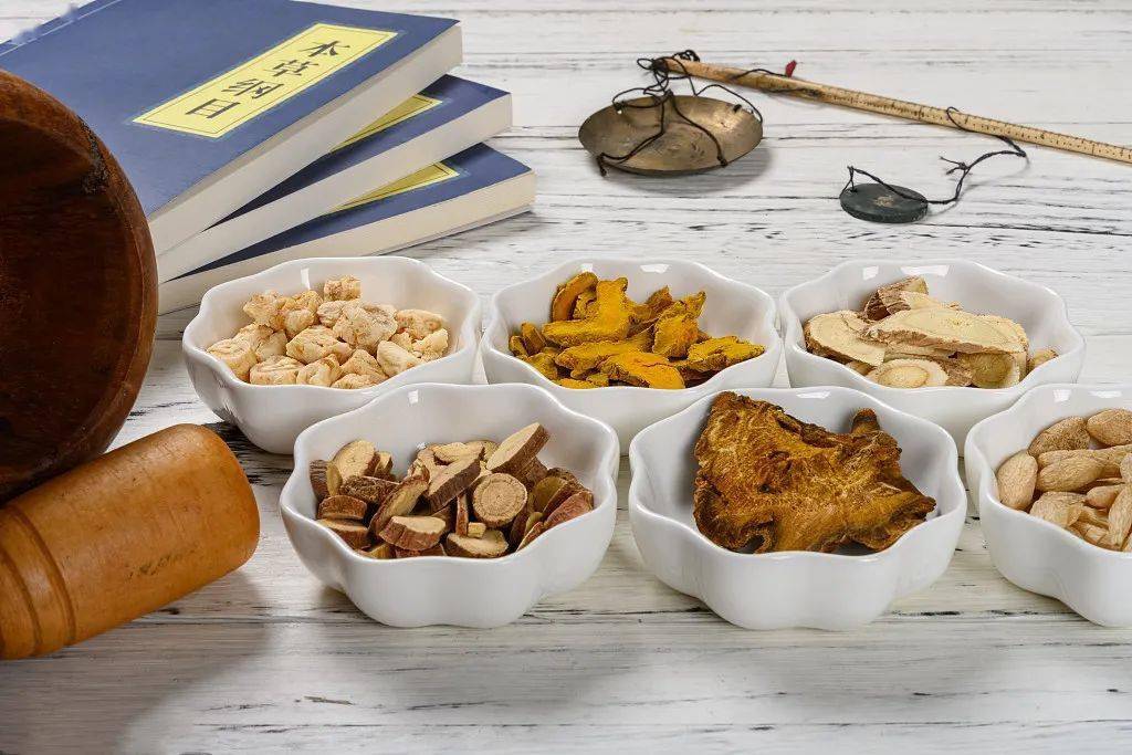 制新方,如香砂理中,丁蔻理中,附桂理中,吴萸理中,椒梅理中,乃至连理汤