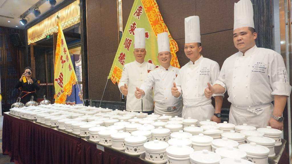 顺德美食排行_“五一”假期游客扎堆打卡顺德美食!食客:排队也要等,拼桌没关系(2)