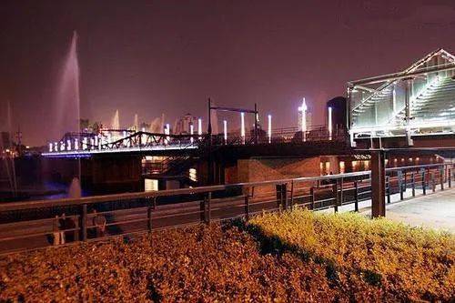 天津的网红玻璃桥金汤桥