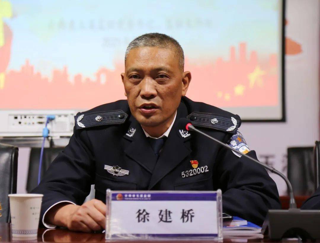 为落实好会议精神,徐政委提出五点要求:1各支部严格按照厅局党委和