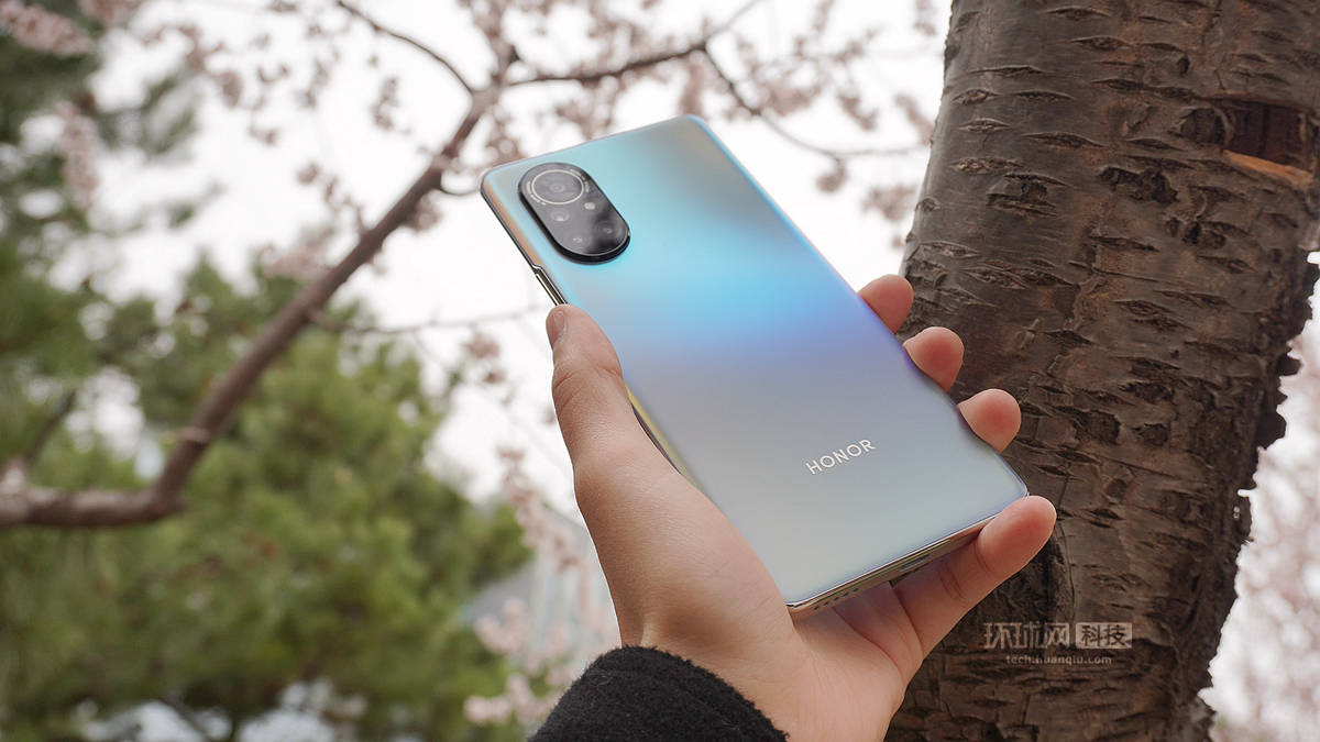 荣耀v40轻奢版太空银配色开箱极具空间感的幻变光影