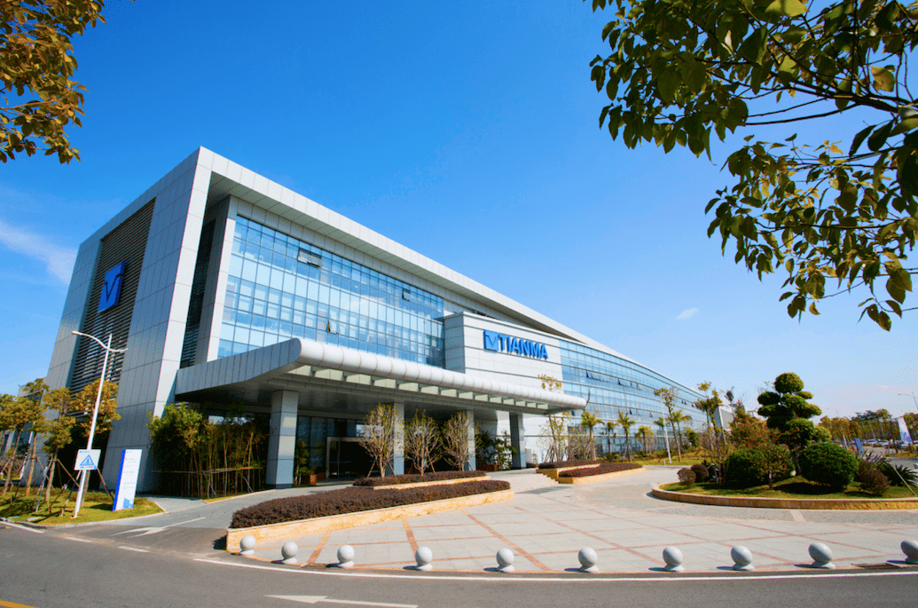 天马微电子股份有限公司成立于1983 年,是世界五百强中航工业集团旗下