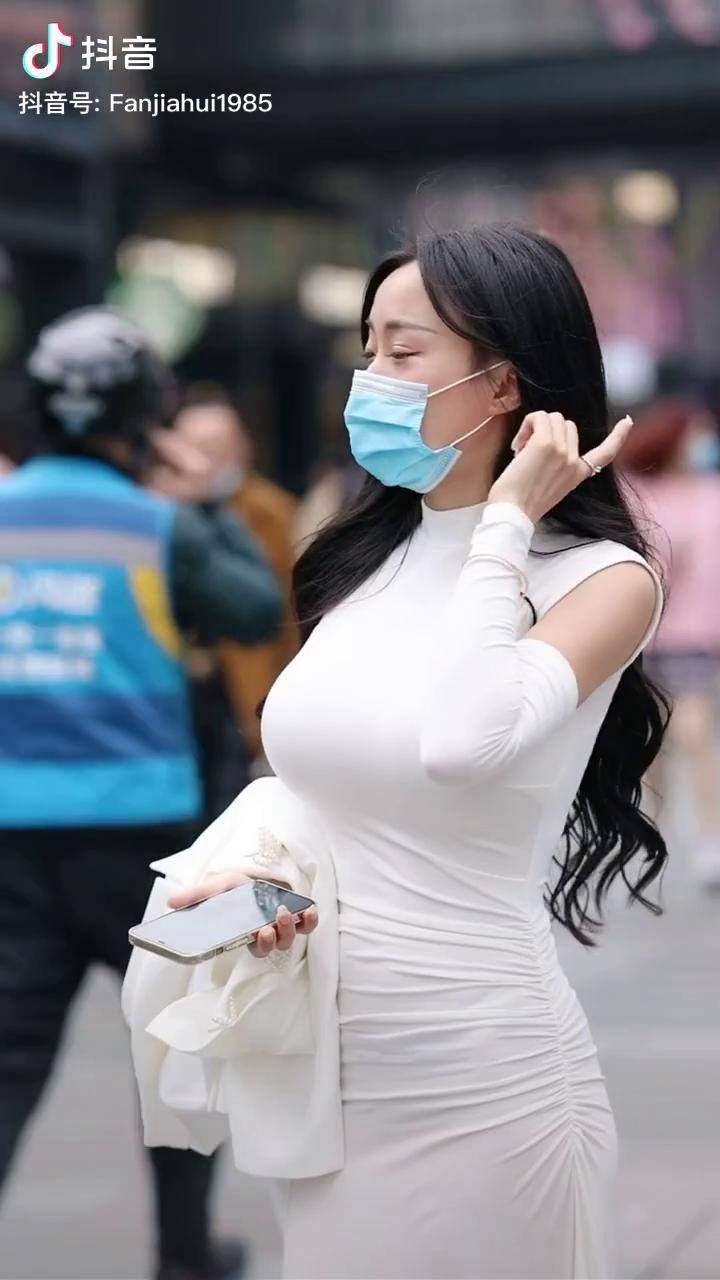 这种身材能够打几分咩咩街拍街拍美女气质