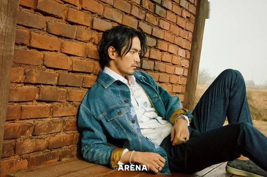 韩国艺人李真旭最新杂志写真曝光