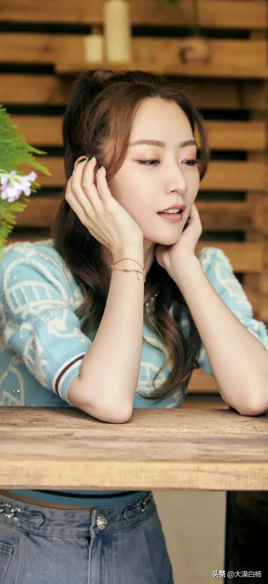 魅力白冰高清美图分享适合做手机全屏壁纸1