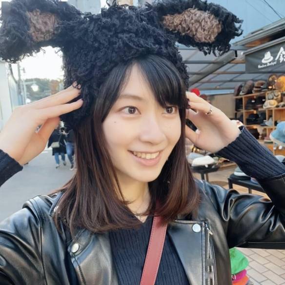 日本网友热议 迅速"变脸"的美女主播 桧山沙耶