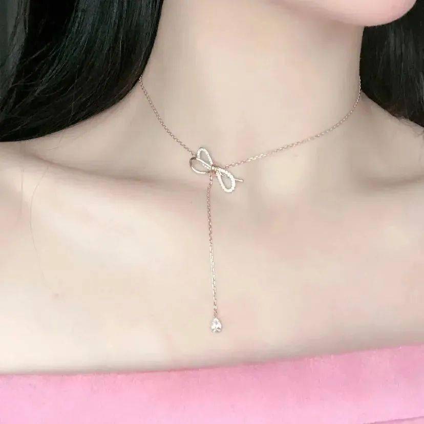 项链怎么搭配戴起来更时尚 bce9e879ba824e5998f50a9fa6237c8a.jpeg