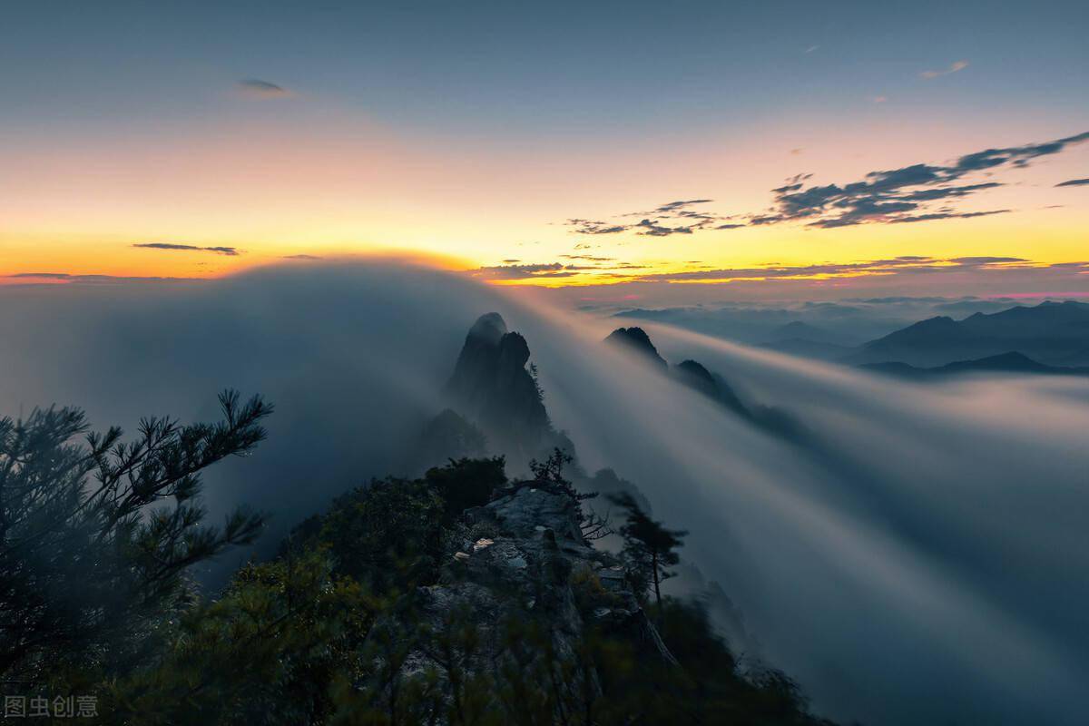 登高而望,寨三面环山,如安坐太师椅般,福地也.