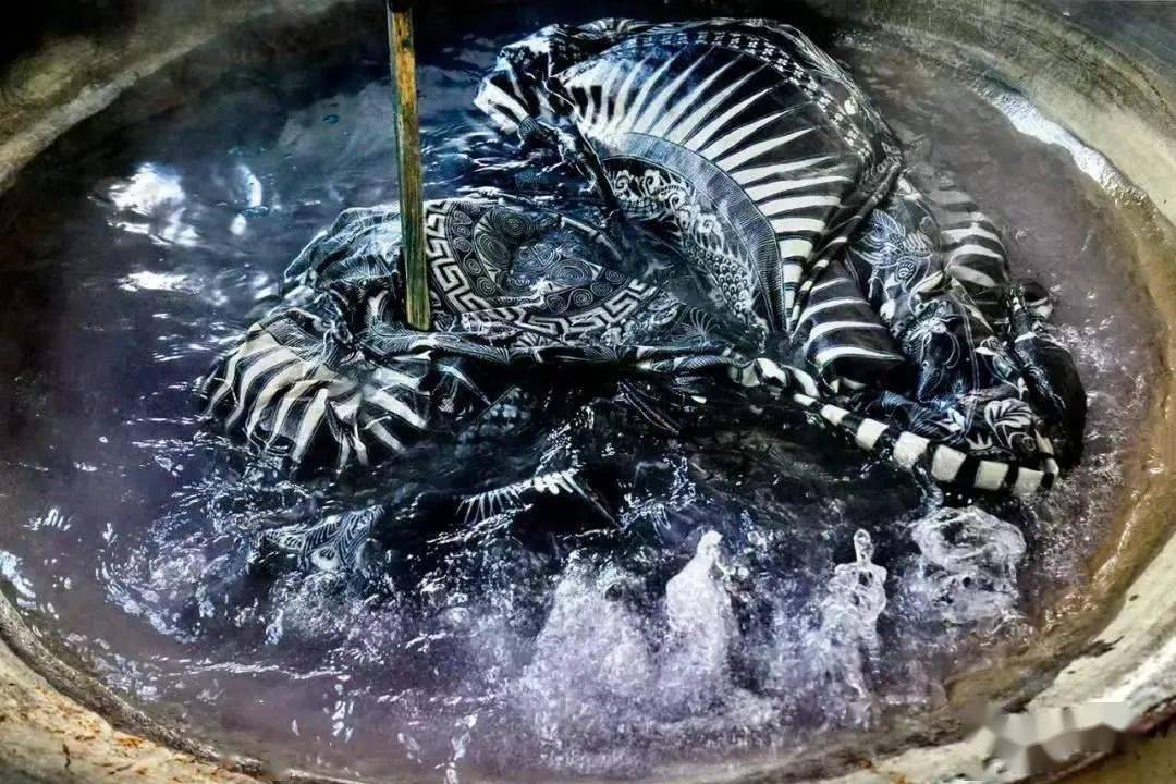 安顺蜡染天空和海洋之间它是第三种绝色