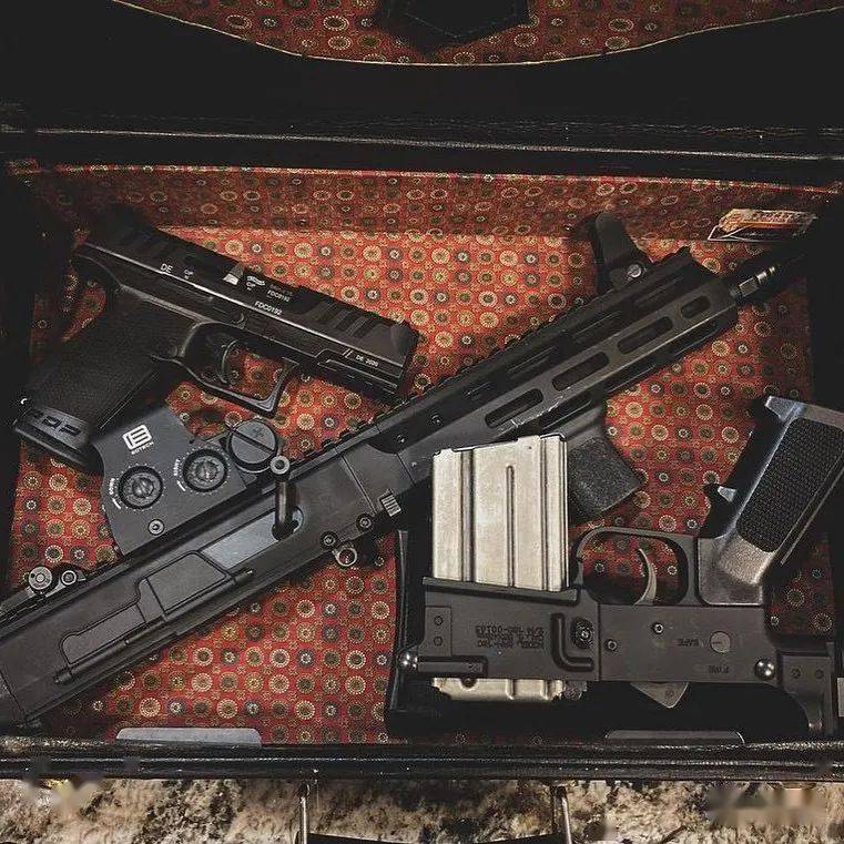 装上它秒变ar18brownells公司brn180上机匣套件美图