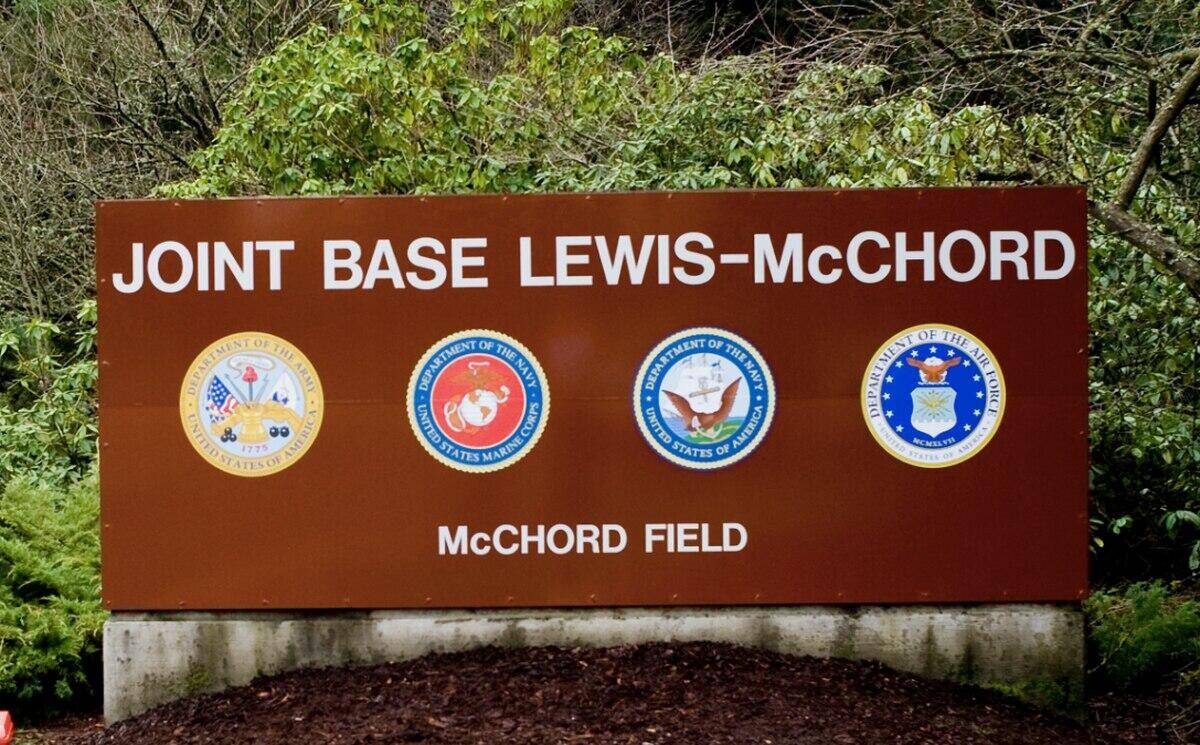 一级绑架罪和一级抢劫罪的罪名逮捕,目前两人都被关押在瑟斯顿县监狱