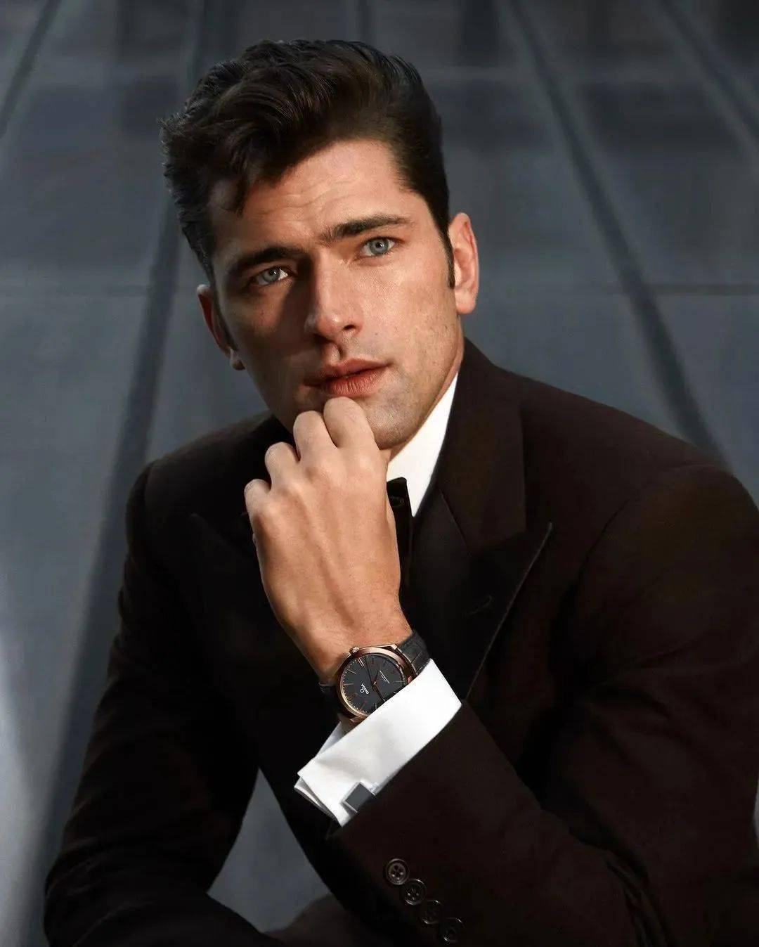 当年的男模一哥sean opry,如今过上了两人一狗的日子!