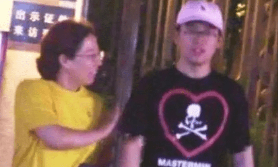 孝顺排行_排行老二的通常不受重视,却往往是最孝顺的(2)