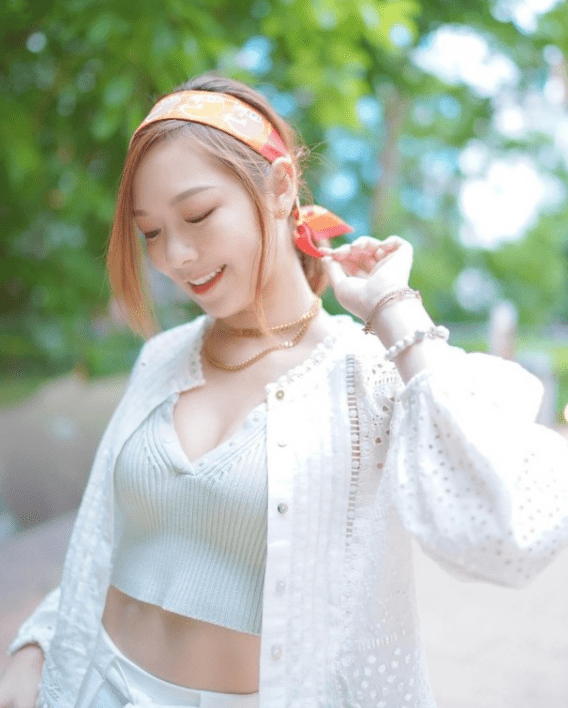 Tvb女星晒深沟派福利 网民称好有 心机 脸贴脸勾引黄宗泽最诱惑 冯盈盈