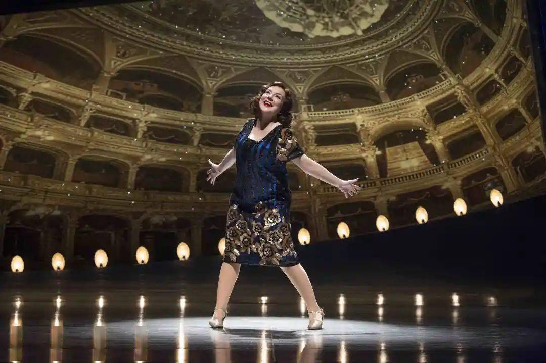 开票预告丨人见人爱的西区音乐剧妙女郎高清放映来啦