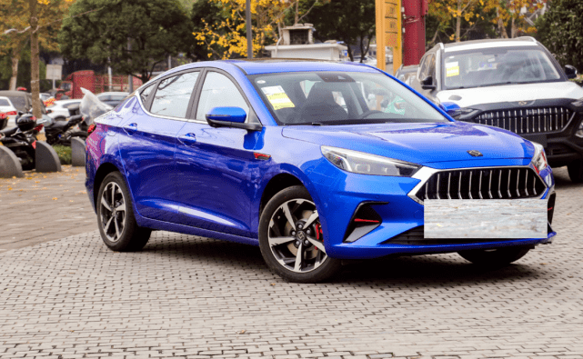 8万买朗逸思皓a5标配双独悬15tcvt276米轴距比轩逸宽敞