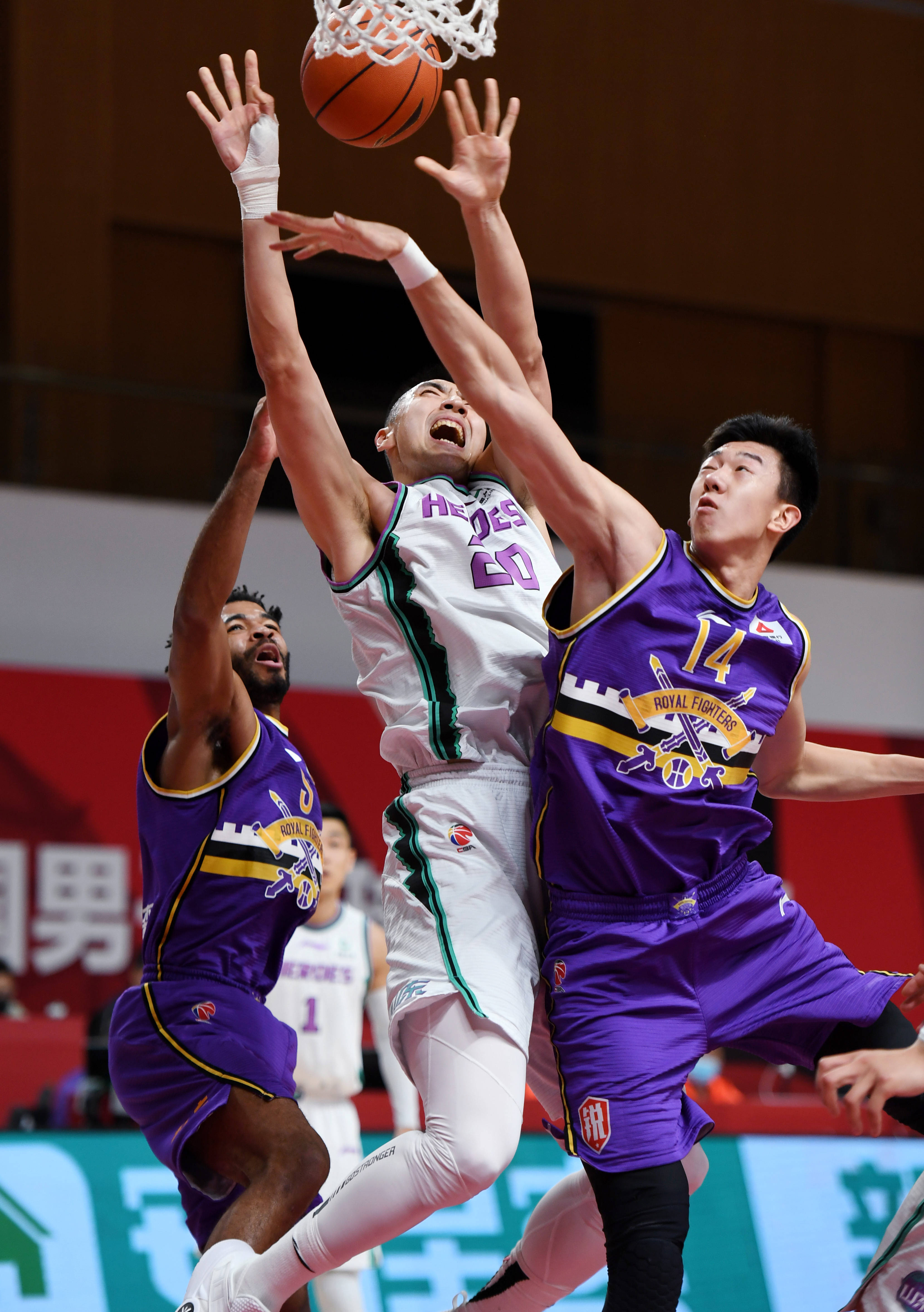 篮球——cba第四阶段:山东西王胜北京紫禁勇士