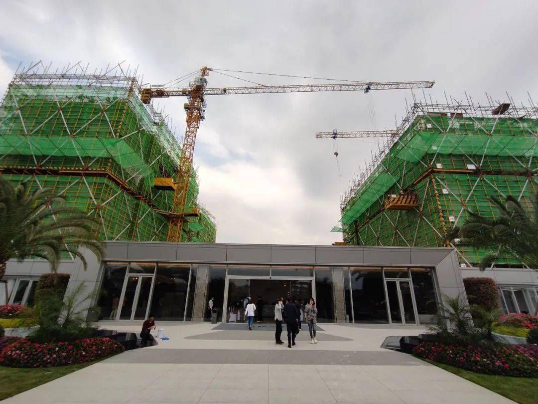 滨江区3字头的滨耀学府要来啦是等下半年的地铁盘还是先摇