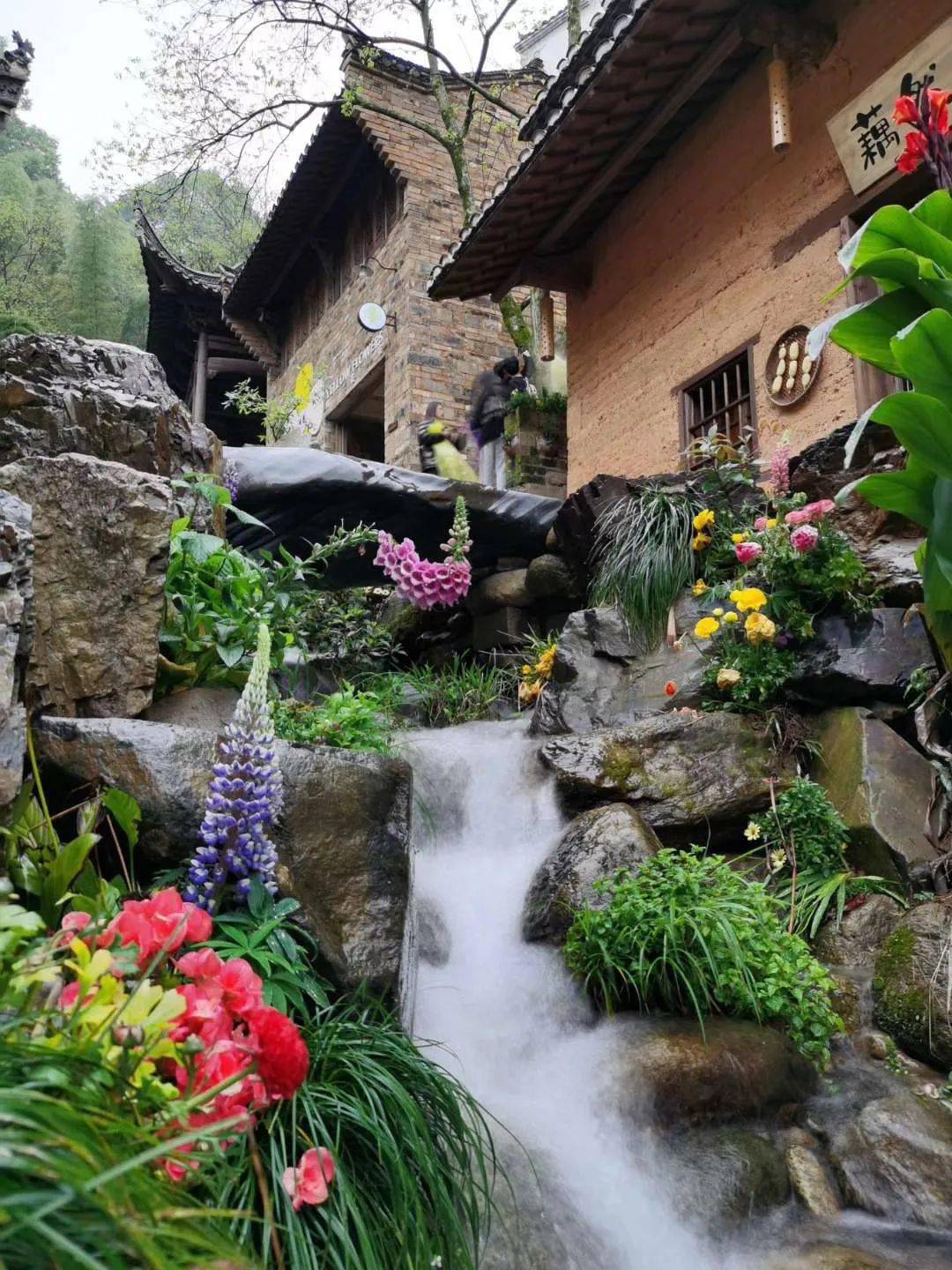 全球最美的10个鲜花小镇婺源的你去过吗